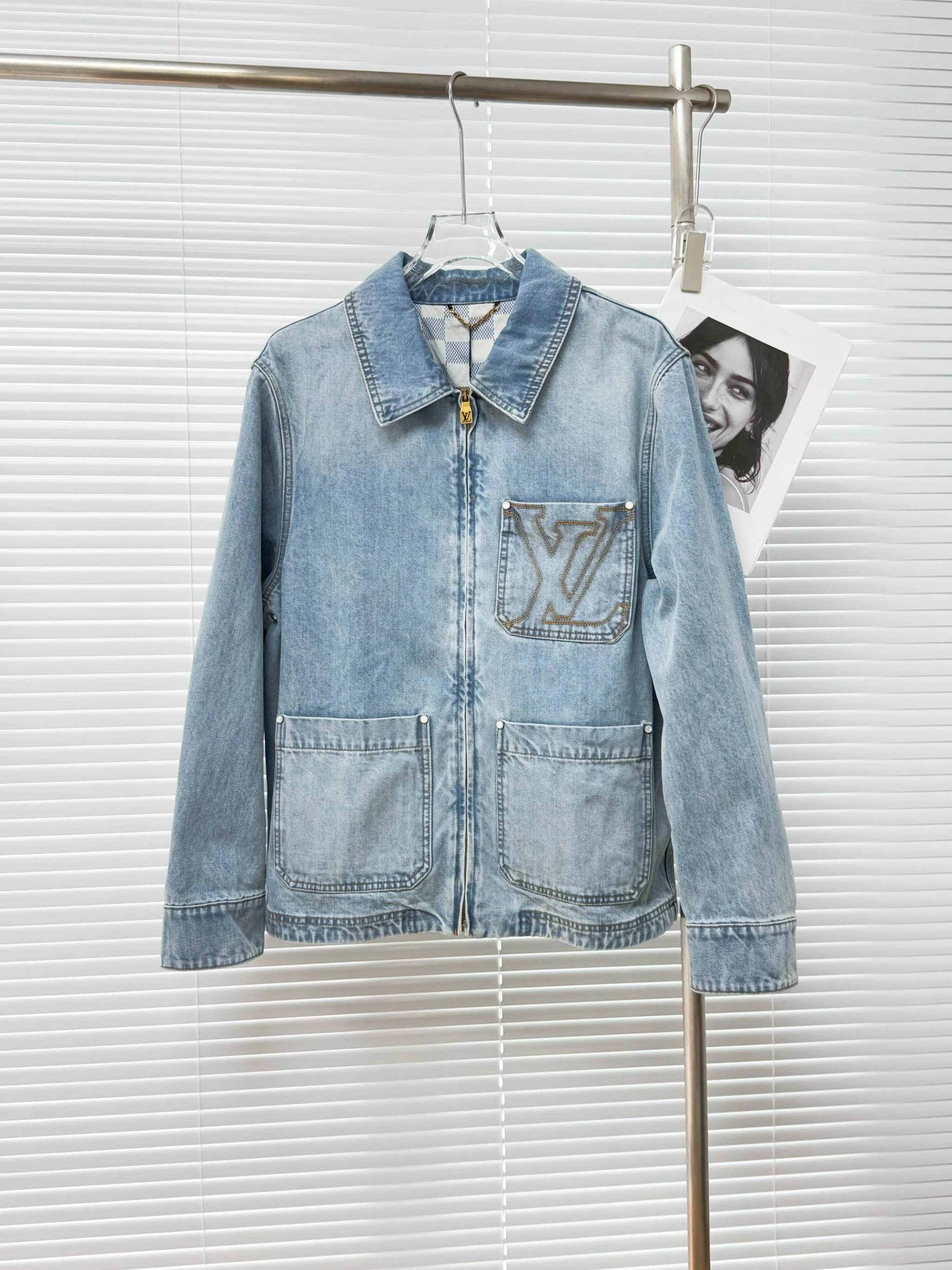 wg.luxury- 8V item:E-F409D0605